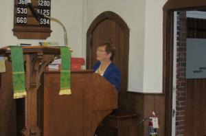 organist Cathy Hammons