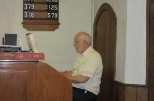 organist richard van auken